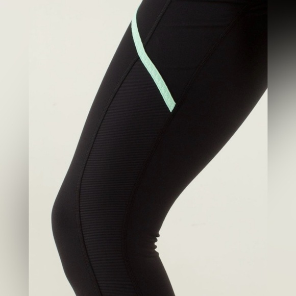 Lululemon Roll Out Crop Leggings in Black and Fresh Teal - Picture 7 of 12